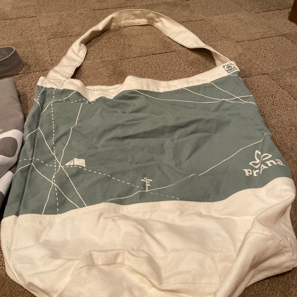 Canvas totes